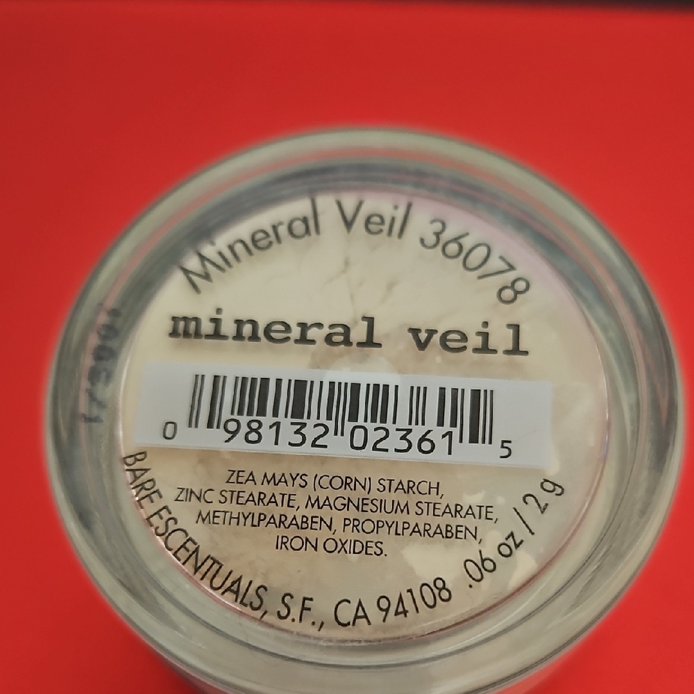Bare Escentuals Mineral Veil Powder - Picture 2 of 3